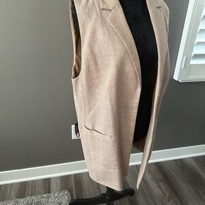 Women's Tan Sleeveless Coat